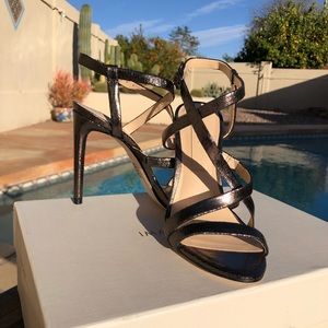 NWT Vince Camuto “Ramsey” Strappy Sandal Sz. 5.5